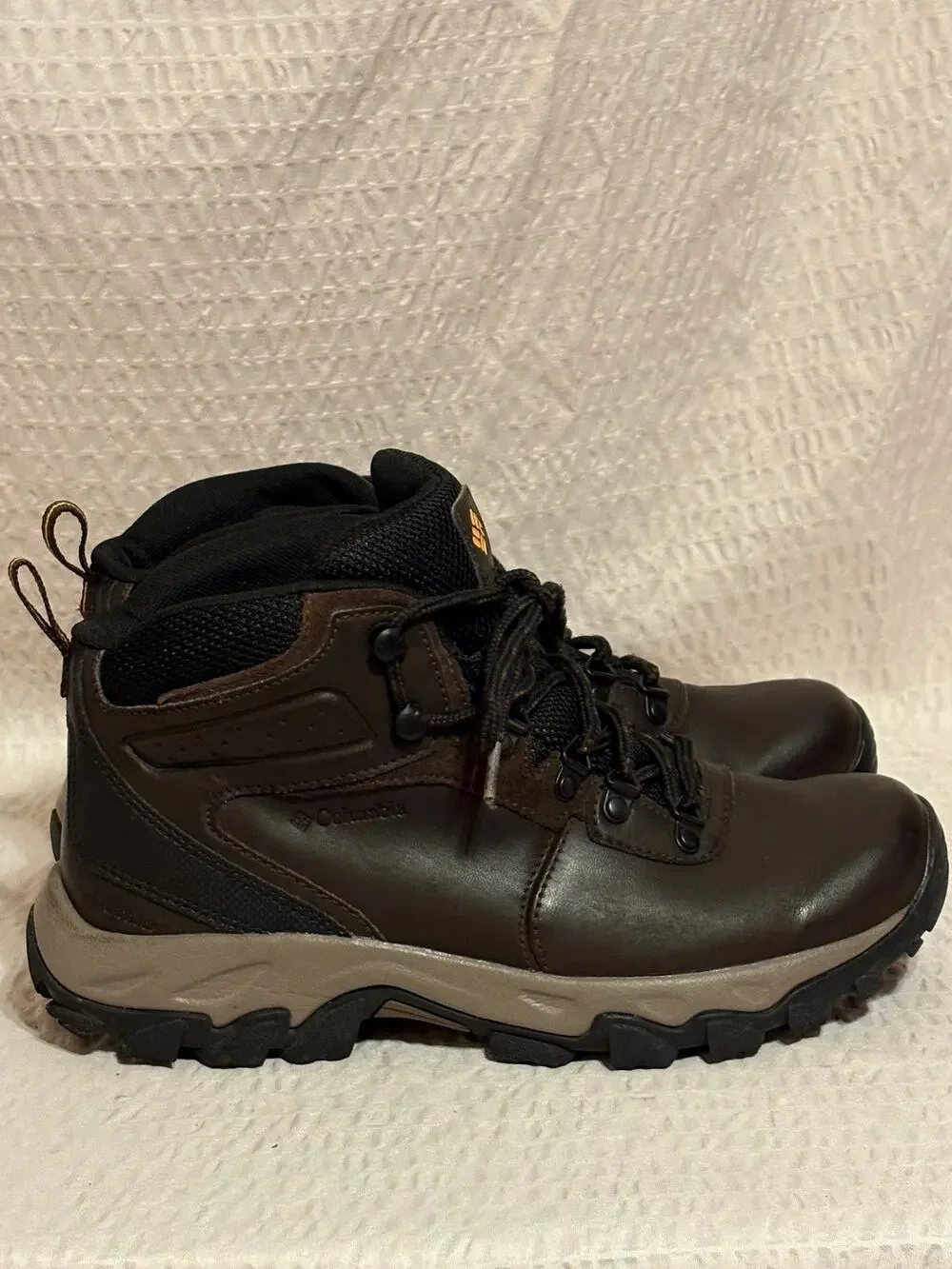Columbia Newton Ridge Plus II Waterproof Hiking Boots Men’s 8 Brown Lightweight